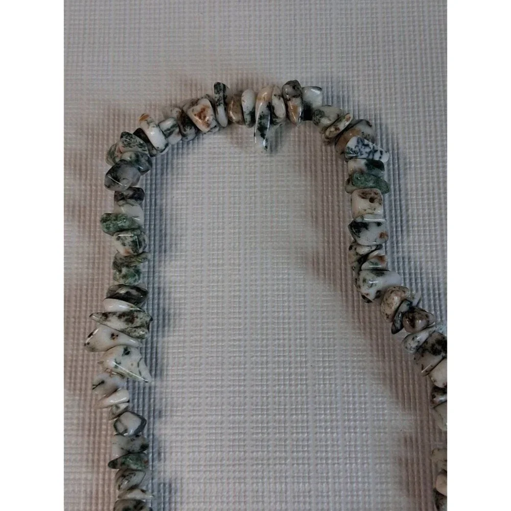 Green and White Moss Tree Agate Polished Rough Cut Chip Stone Beads Necklace